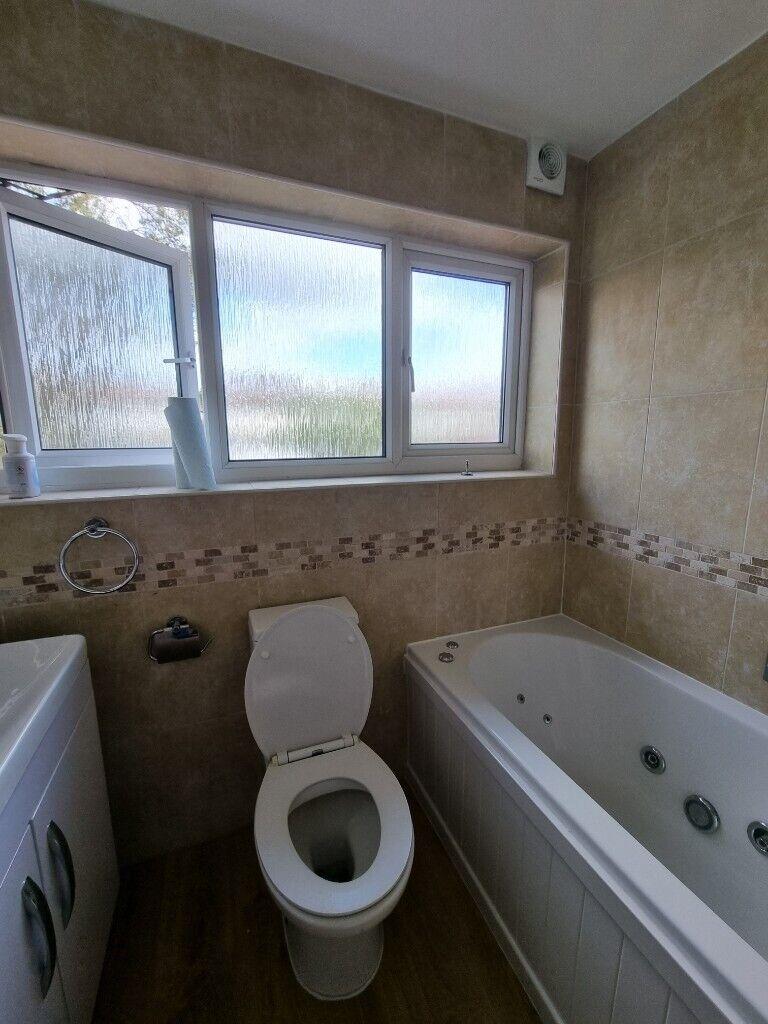 A newly refurbished 3 Bed flat for rent. 2 mins from Acton Town tube station. £2850 Inc ALL BILLS!
