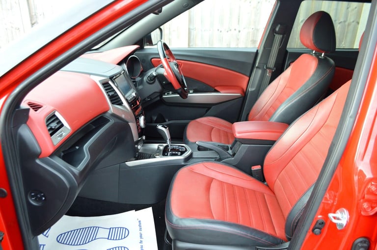 2017 Ssangyong Tivoli 1.6 ELX 5dr Auto HATCHBACK PETROL Automatic