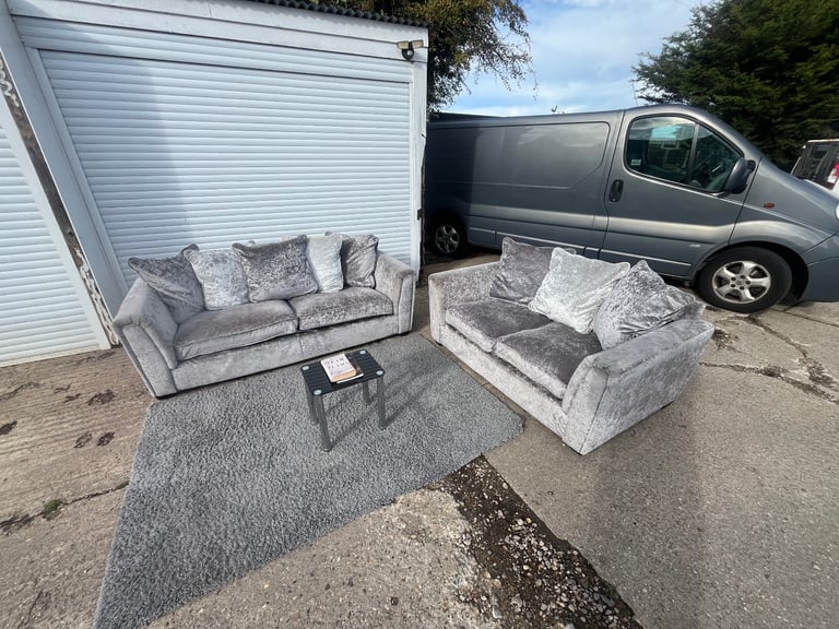DELIVERY AVAILABLE - Silver Crushed Velvet 3/2 Seater Sofa Set 