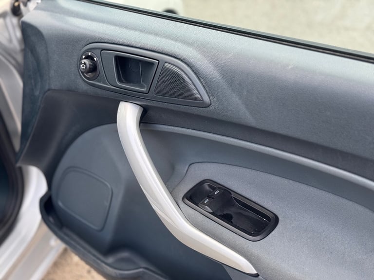 2009 Ford Fiesta 1.4 Zetec 5dr HATCHBACK Petrol Manual