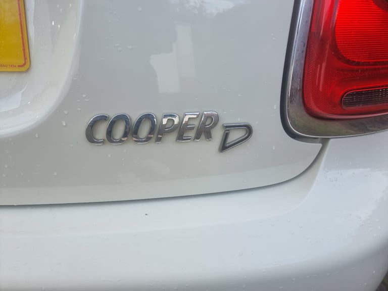 Mini Cooper D Euro 6 1496 (cc), 5 doors