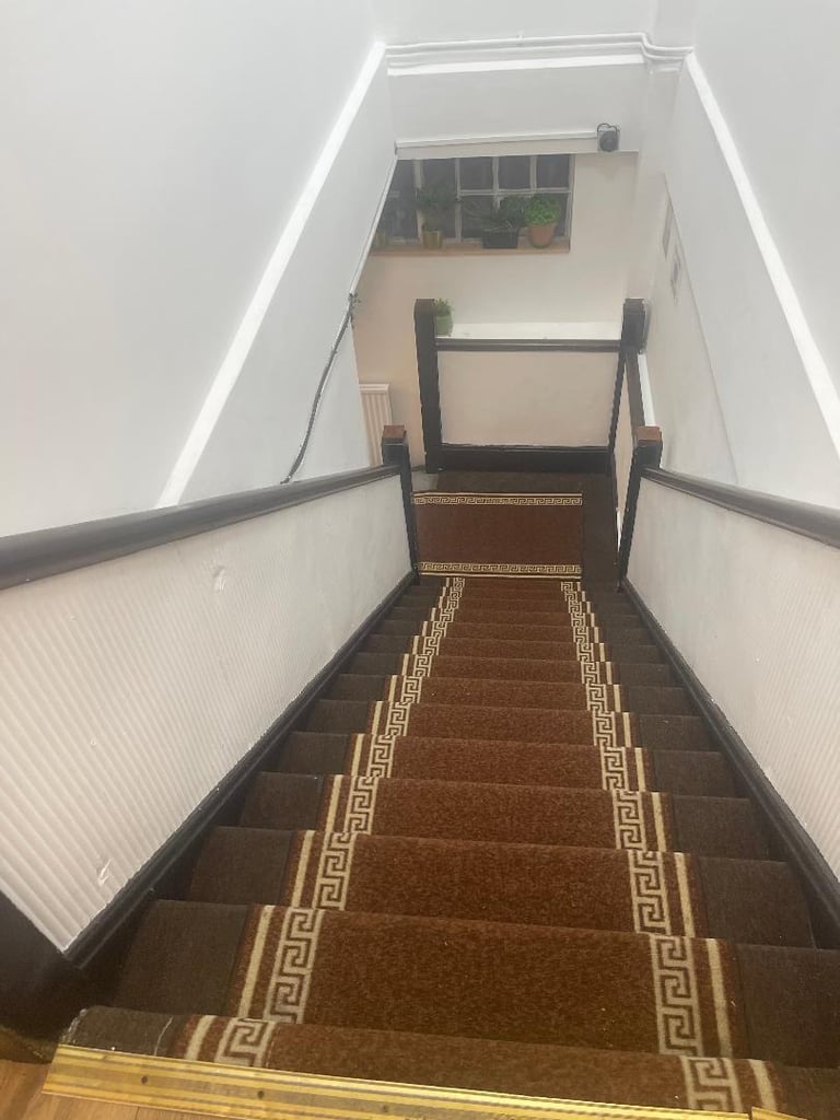 HALL IN D1/F1 SPACE IN EAST HAM - OFFICES AND SIDE ROOMS - FROM £2000 PCM - RELIGION, EDUCATION