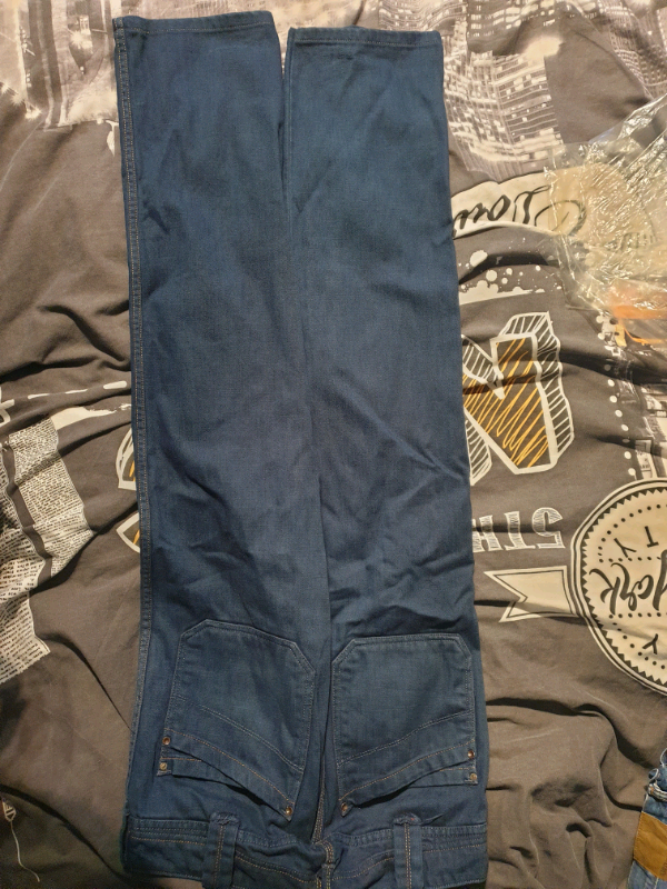 Diesel men Jeans 30 inch waist,ideal for causal or formal 