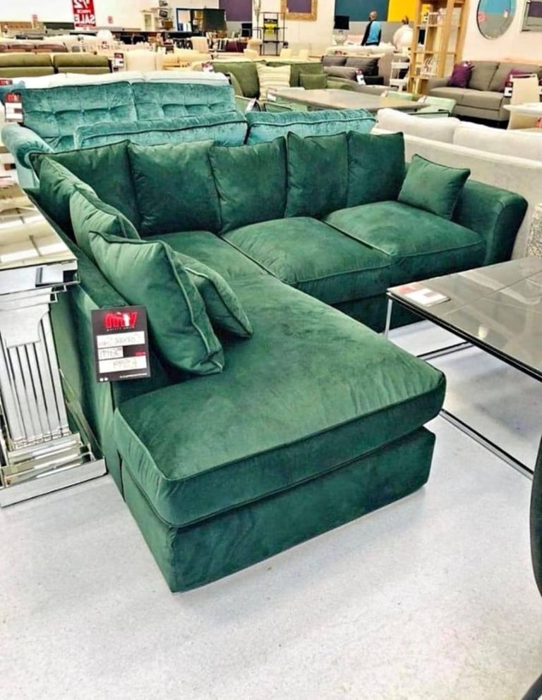 Brand New lovely 4 seater corner sofa available cash on delivery