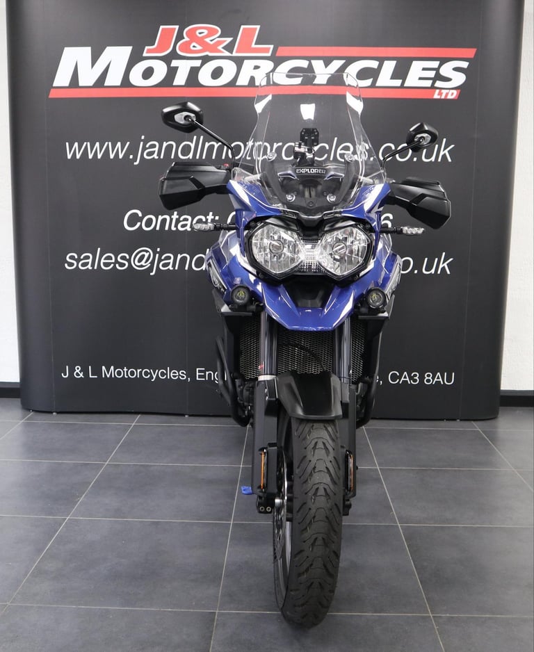 Triumph Tiger Explorer XRX. 2 Owners, Genuine Triumph Metal Side Boxes