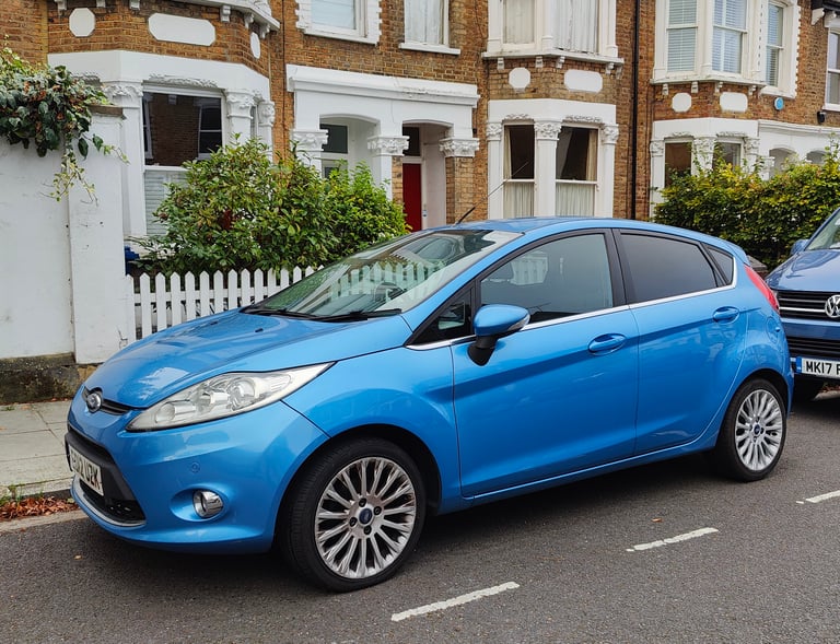 Ford FIESTA Automatic Titanium 2012, 1.4cc, 5 dr