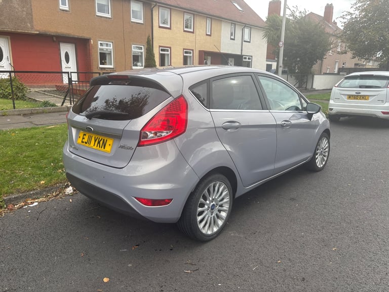 Ford, FIESTA, Hatchback, 2011, Manual, 1560 (cc), 5 doors