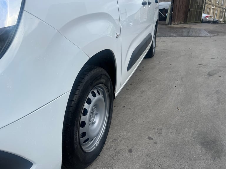 2022 Vauxhall Combo 2300 1.5 Turbo D 100ps H1 Sportive Van [6 Speed] PANEL VAN Diesel Manual
