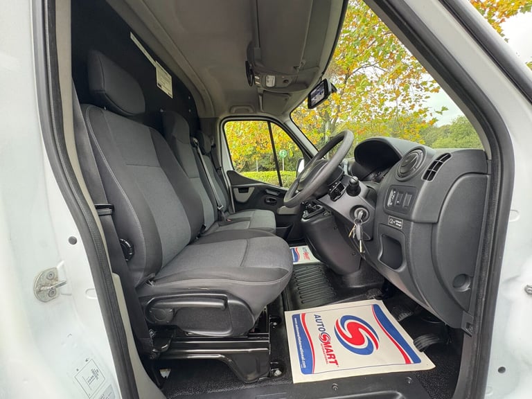 2019 Renault Master LL35dCi 130 Business Low Roof D/Cab Dropside CHASSIS CAB Diesel Manual