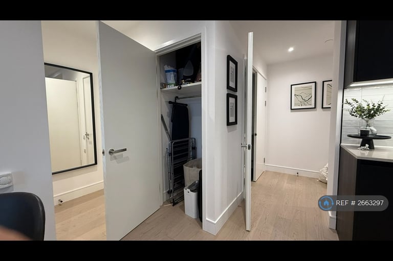 1 bedroom flat in Hewson Way, London, SE17 (1 bed) (#2663297)