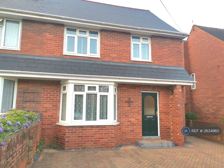 1 bedroom in Browning Close, Exeter, EX2 (#2634960)