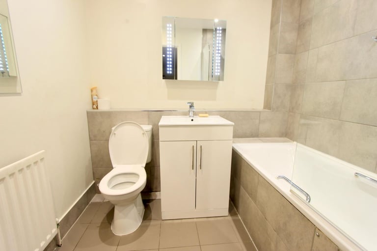 N22 BRIGHT & AIRY recently 2 DOUBLE bedroom GROUND FLOOR flat in a NEW DEVELOPMENT