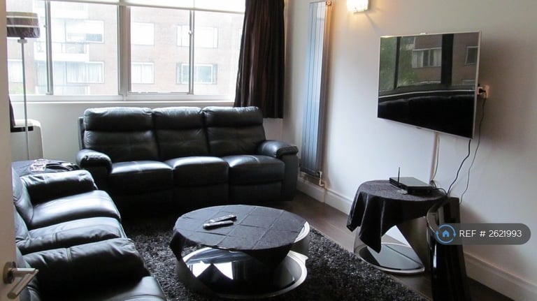 image for 2 bedroom flat in Cambridge Square, London, W2 (2 bed) (#2621993)