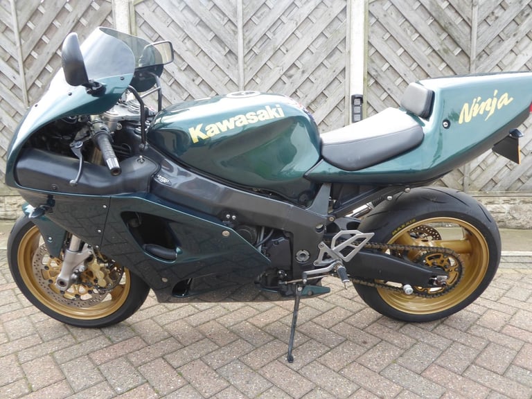 Kawasaki ZX7R S REG UNDER TRAY BRAIDED LINES CARBON CAN POWDER COATED WHEELS