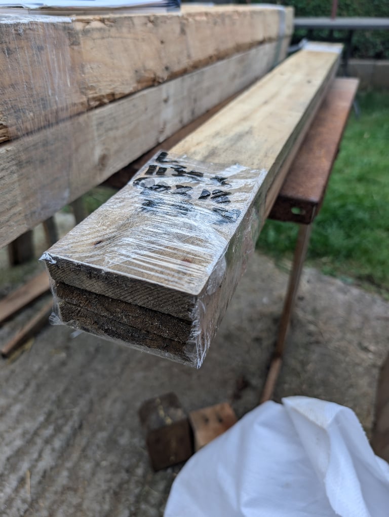3 Lengths Reclaimed De-nailed Pallet Wood Timber 1130 x 90 x 18mm Ready to Use Delivery Available.