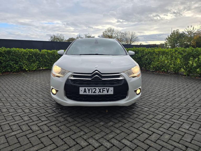 Citroen, DS4, Hatchback, 2012, Manual, 1560 (cc), 5 doors