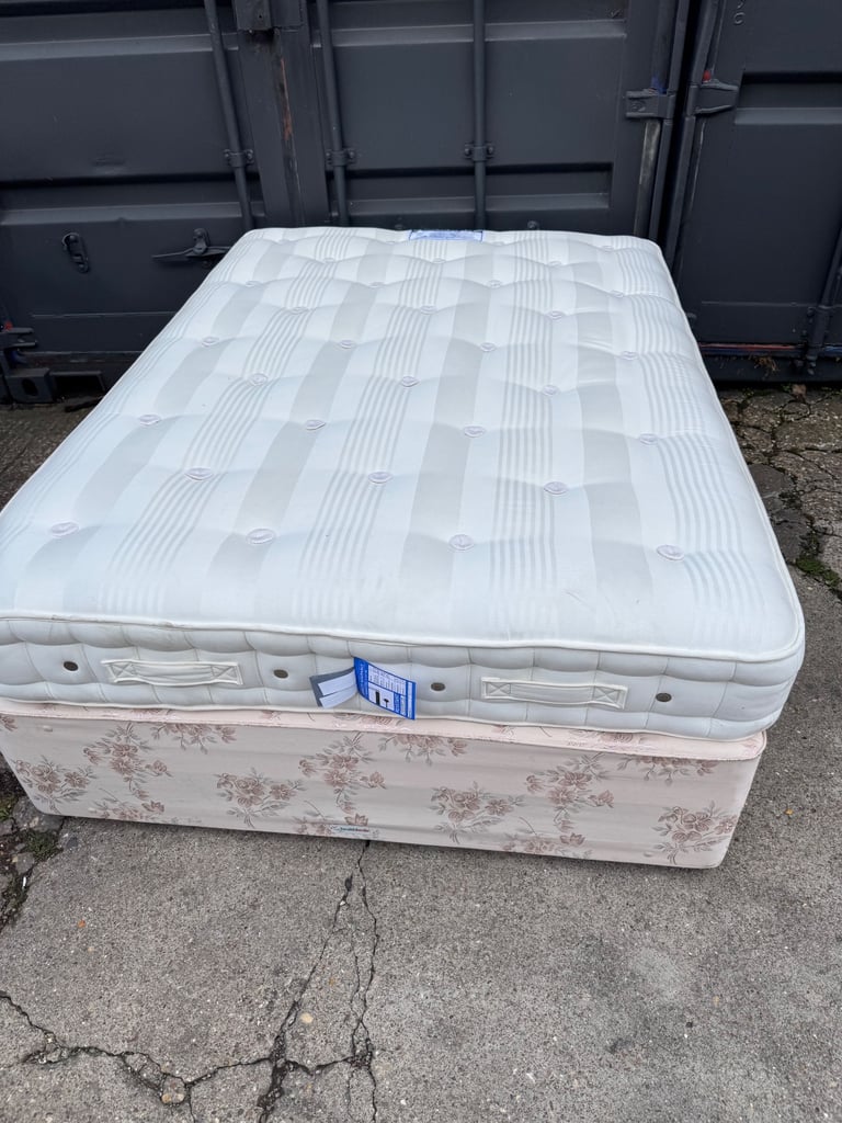 Hyponus Doube Bed and Mattress 
