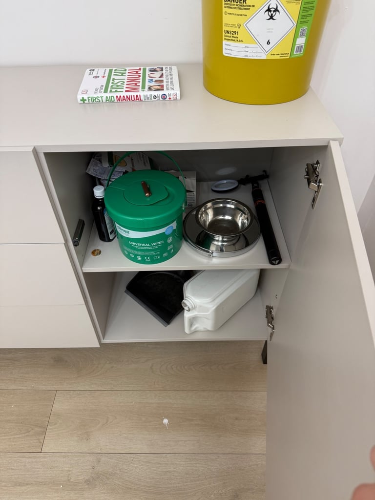 Sideboard 2 cupboards 3 drawers