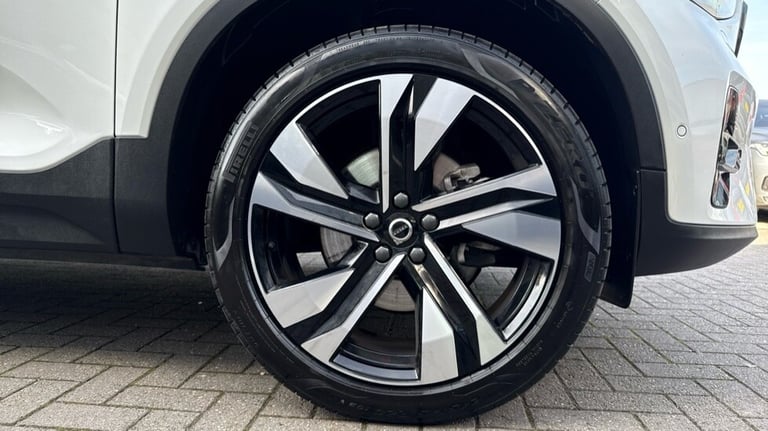 2025 Volvo XC40 Ultra, B4 Mild hybrid, Petrol, Dark Estate Petrol Automatic