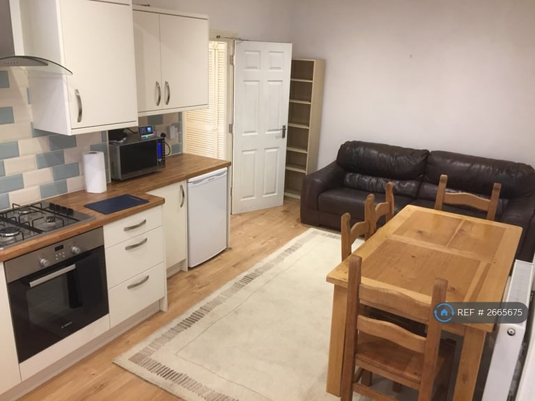 5 bedroom house in Abbott Road, Bournemouth, BH9 (5 bed) (#2665675)