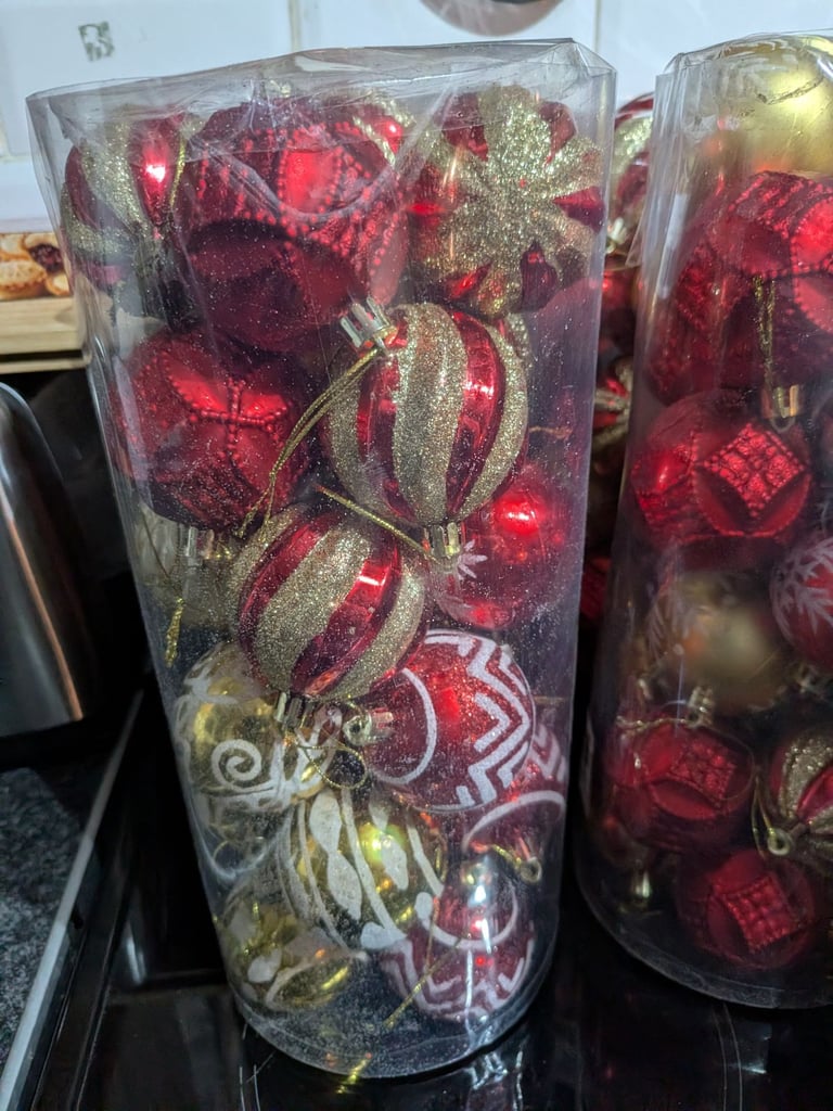 Joblot of Christmas baubles 