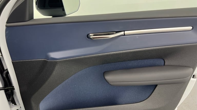 2025 Volvo EX30 Plus, Single Motor Extended Range, Electric Estate Electric Automatic