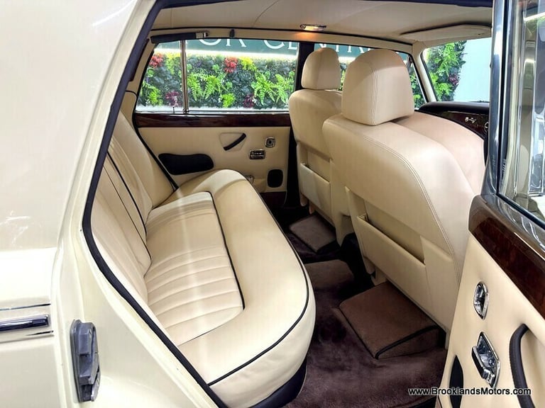 Rolls-Royce Silver Shadow Silver Shadow 6.8 II 4dr [RARE EXAMPLE]