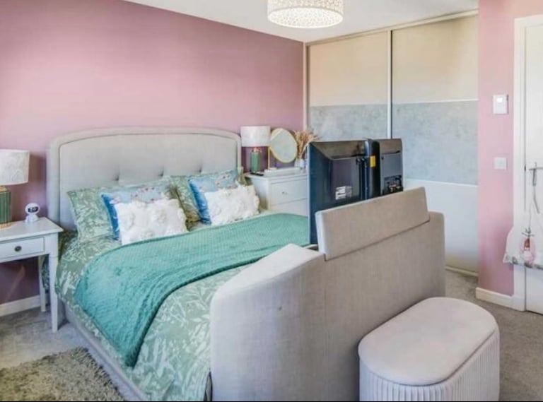 King Size TV Bed 