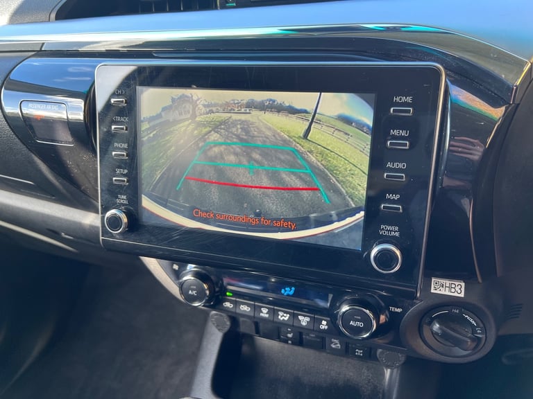 TOYOTA HILUX 2.4 D-4D 150PS INVINCIBLE MANUAL 4WD 4X4 PICKUP 71 REG 65,300 MILES