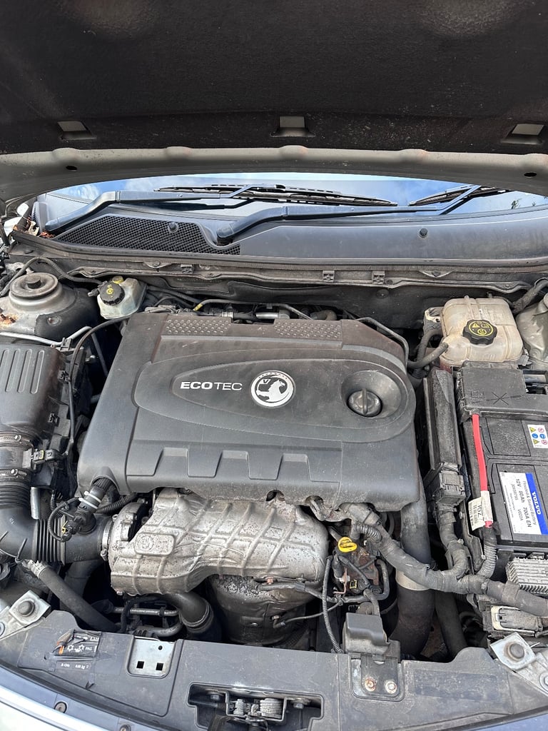 Vauxhall, INSIGNIA, Hatchback, 2013, Manual, 1956 (cc), 5 doors