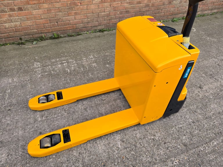 Jungheinrich EJE 116 Electric Pallet Truck 