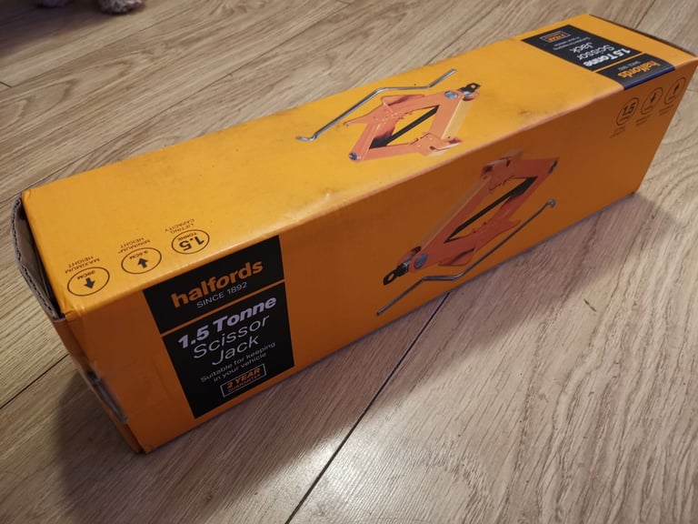 image for Halfords 1.5 Tonne / Ton Scissor Car Jack