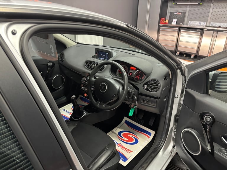 2012 Renault Clio 1.2 16V Dynamique TomTom 5dr HATCHBACK Petrol Manual