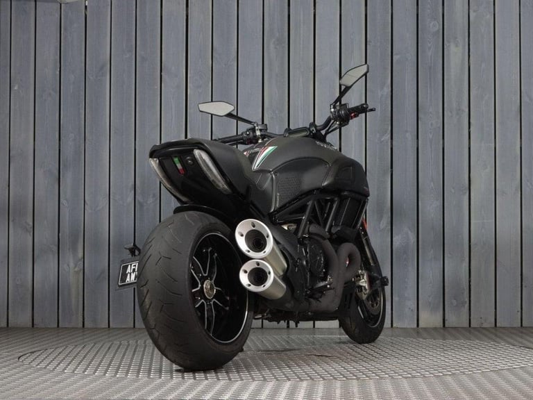 2019 19 DUCATI DIAVEL CARBON