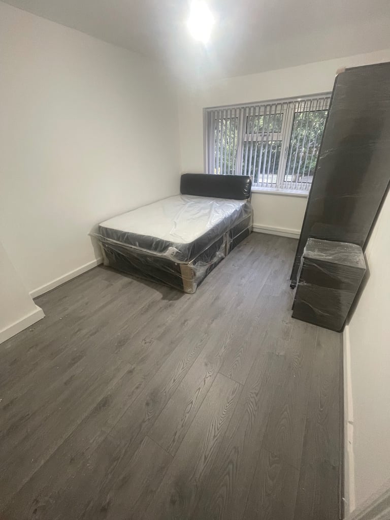 DSS ROOMS TO LET BIRMINGHAM GREAT BARR