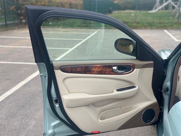 2003 Jaguar XJ XJ6 3.0 V6 SE 4dr Auto SALOON Petrol Automatic