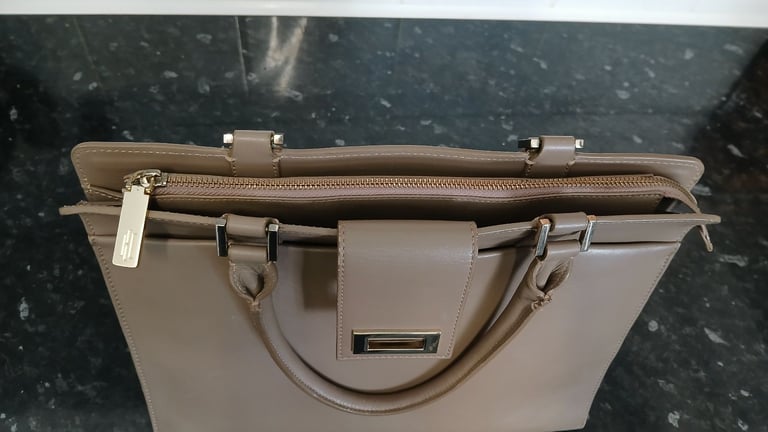 Hobbs London 100% Leather Handbag Neutral Light Brown. Used item, good condition.