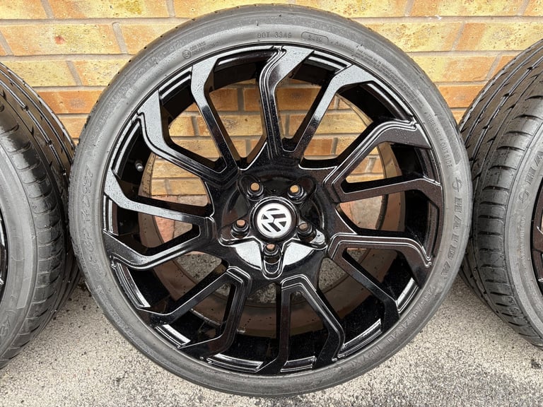 VW 20” alloys wheels