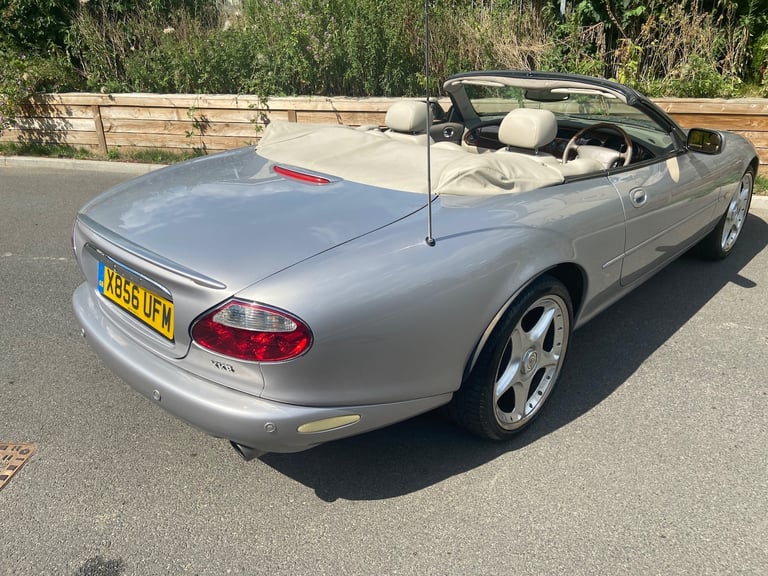 2000 Jaguar XKR 4.0 Supercharged 2dr Auto Petrol
