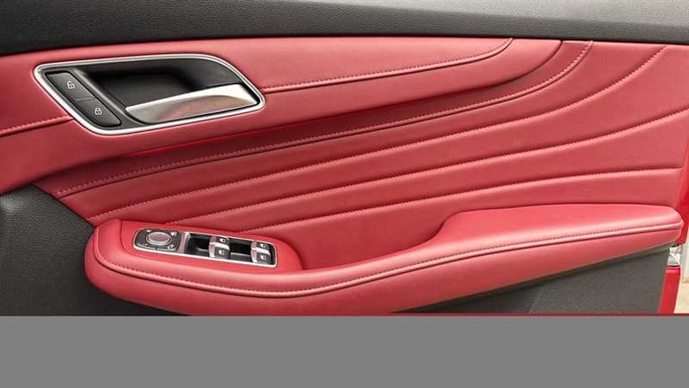 2023 MG MG HS 1.5 T-GDI 16.6kWh Trophy SUV 5dr Petrol Plug-in Hybrid Auto Euro 6 (s/s) (2 SUV Hyb...