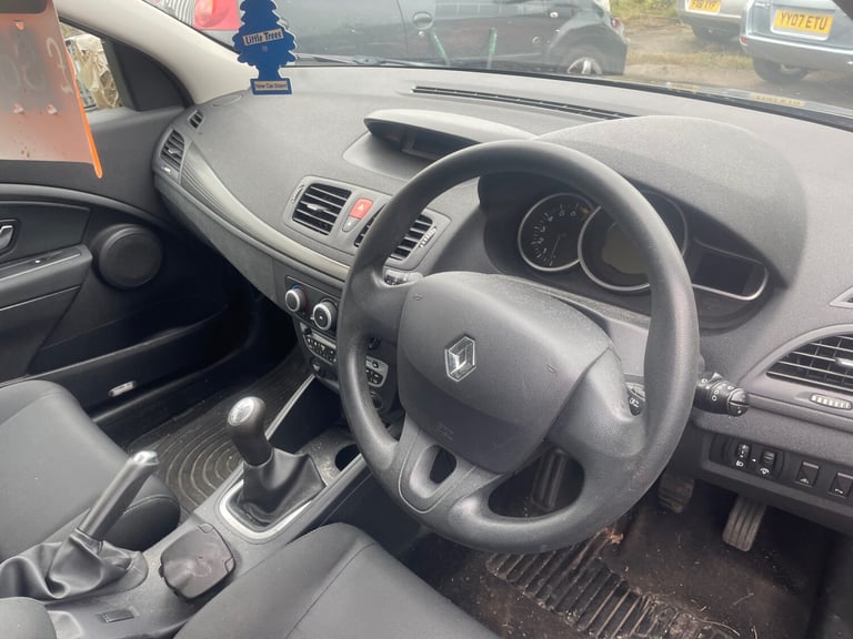 2010 Renault Megane 1.6 16V I-Music 5dr HATCHBACK Petrol Manual