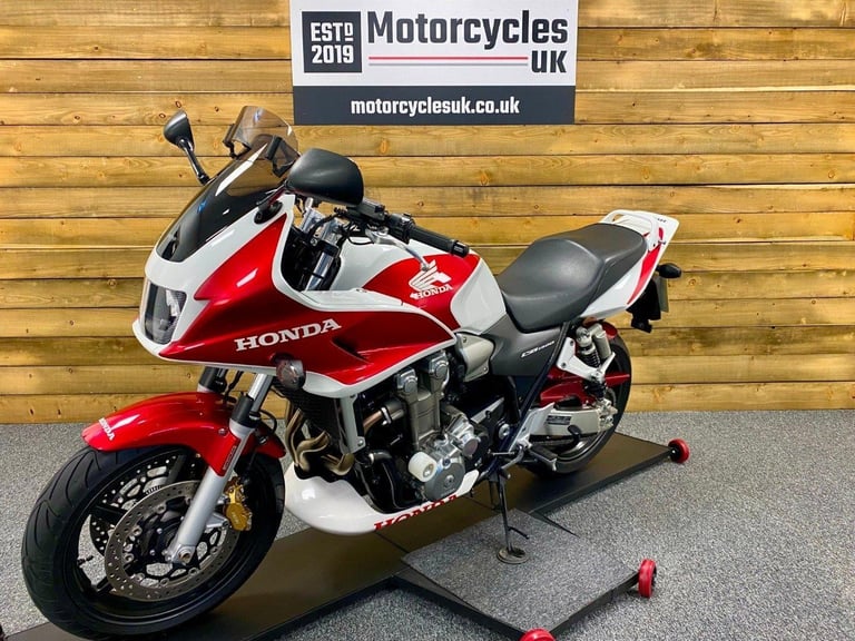 Superb 2007 Honda CB1300S, Only 13,019 FSHOM, 3 owners from New, Stunning! 