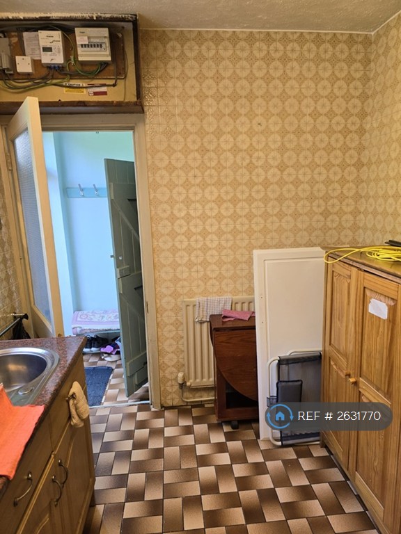 2 bedroom house in Greyswood Road, Stoke-On-Trent, ST4 (2 bed) (#2631770)