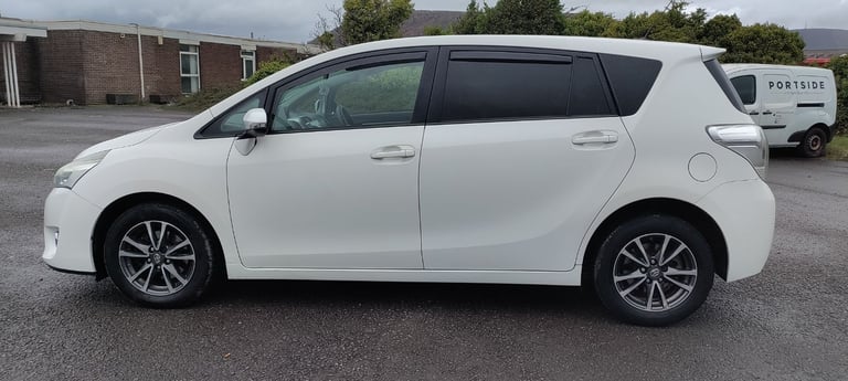 Automatic Toyota, VERSO, MPV, 2014, 1798 (cc)