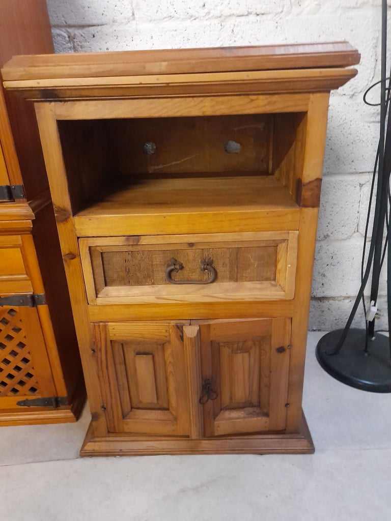 image for Tv unit with turntable