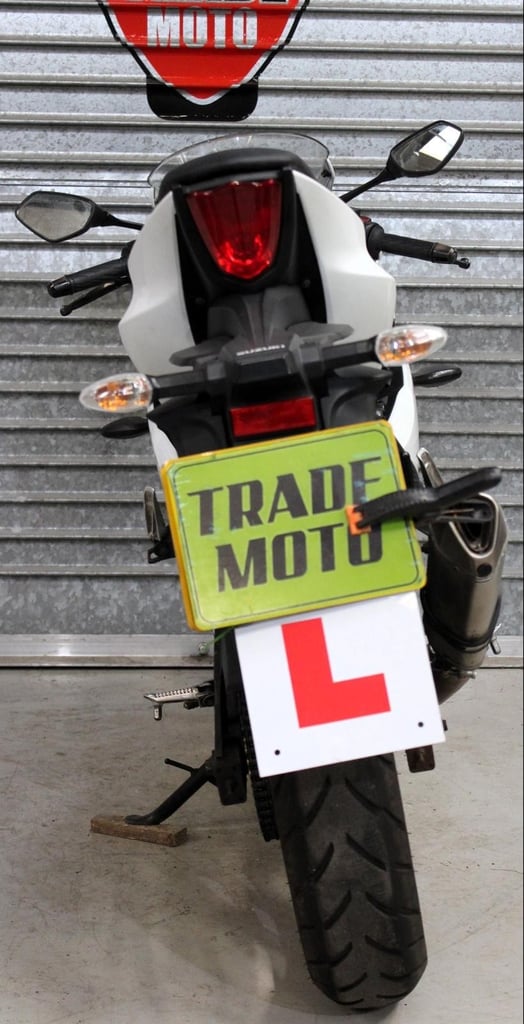 2019 69 SUZUKI GSXR 125 ABS GSX-R125 LEARNER LEGAL TRADE SALE WHITE 14K NEW MOT