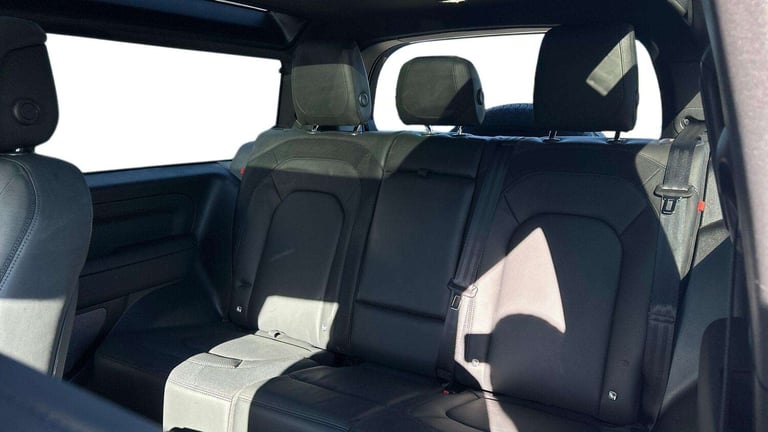 2024 Land Rover Defender 3.0 D250 X-Dynamic HSE 90 3dr Auto ESTATE DIESEL Automatic