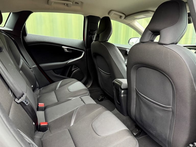 2016 Volvo V40 2.0 D2 Momentum Nav Plus Hatchback 5dr Diesel Manual Euro 6 (s/s) (120 ps) Hatchba...