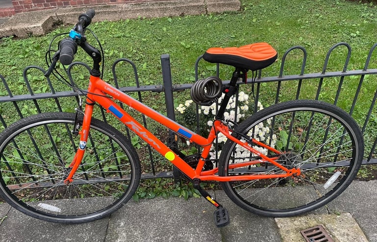 Beautiful adult hybrid Falcon bike in very good condition 