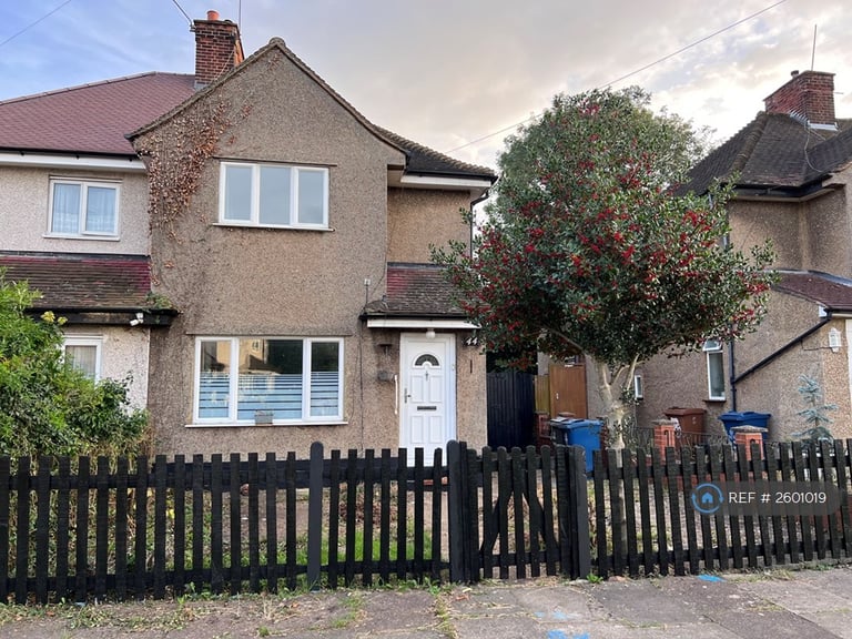 3 bedroom house in Beatty Road, Stanmore, HA7 (3 bed) (#2601019)